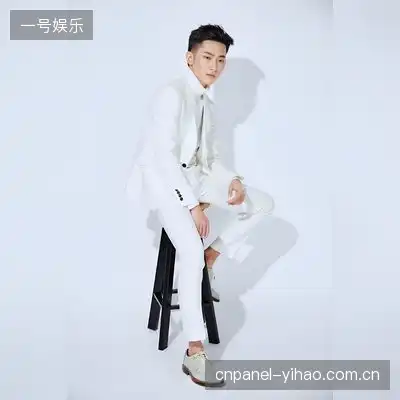 贺华航